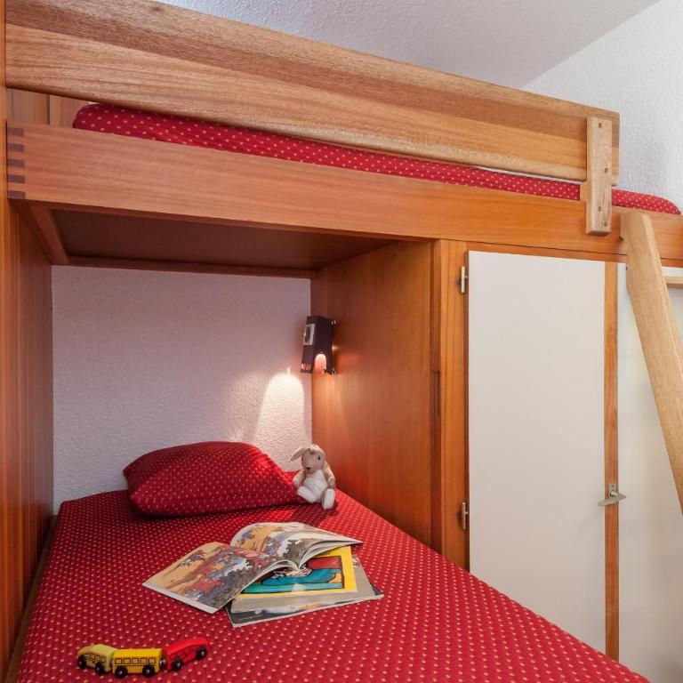 Résidence Pierre & Vacances Les Bleuets - Studio avec Couchage en Alcôve (4 Personnes) - Côté Sud - 2