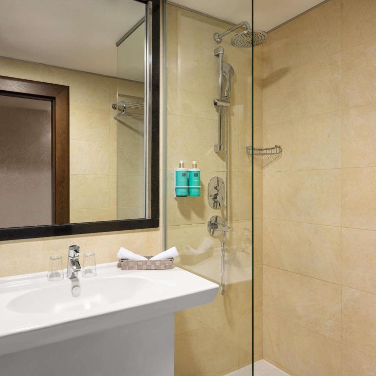 Movenpick hotel Sarajevo - Superior Dvokrevetna Soba s King-sajz Krevetom - 4