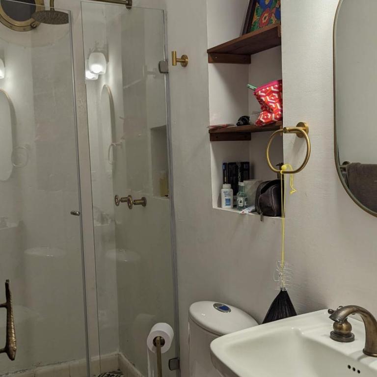 Old City 2-bedroom 2-bath apartment - Two-Bedroom Apartment - 5