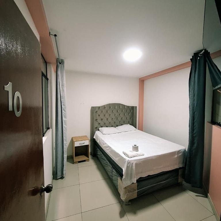 Hospedaje ALETHIA - Single Room with Shared Bathroom - 2