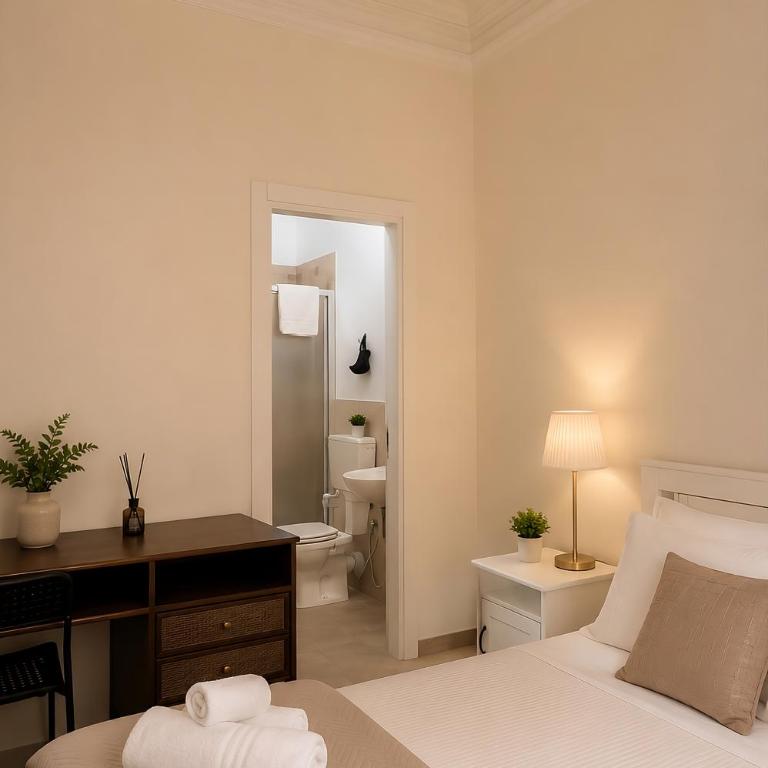 Home Stella Palermo - Quadruple Room with Private Bathroom - 3