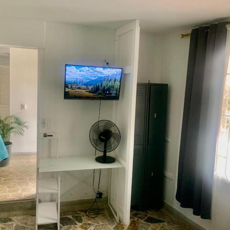 Coliving Almanik - Basic Triple Room with Shared Bathroom - 3