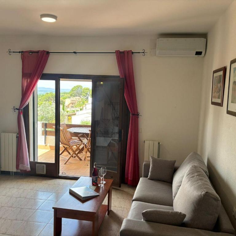 Casa familiar tranquila con piscina, jardín privado, barbacoa y vista al castillo y montañas - ES-323-14 - Vacation Home - 15