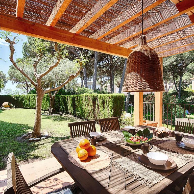 Hermosa Villa en Sant Feliu de Guíxols con Piscina Comunitaria - ES-209-80 - Villa - 7