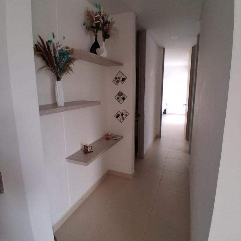 Apto Brisas y Relax Vacacional Ricaurte 3hab Con Doble Balcón y 2 Parking - Three-Bedroom Premium Apartment - 2