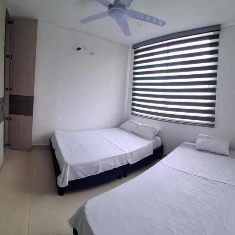 Apto Brisas y Relax Vacacional Ricaurte 3hab Con Doble Balcón y 2 Parking - Three-Bedroom Premium Apartment - 3