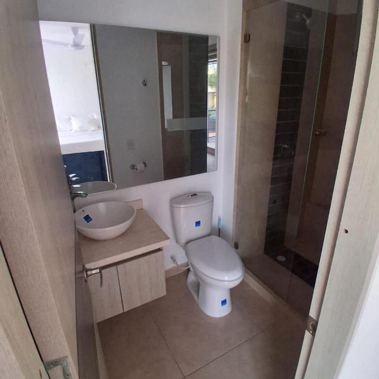 Apto Brisas y Relax Vacacional Ricaurte 3hab Con Doble Balcón y 2 Parking - Three-Bedroom Premium Apartment - 9