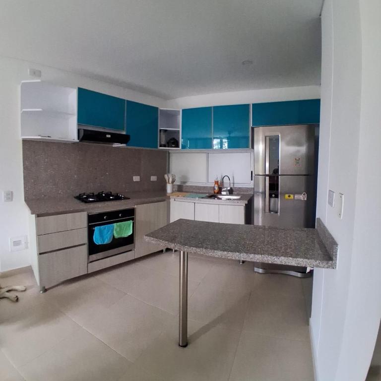 Apto Brisas y Relax Vacacional Ricaurte 3hab Con Doble Balcón y 2 Parking - Three-Bedroom Premium Apartment - 10
