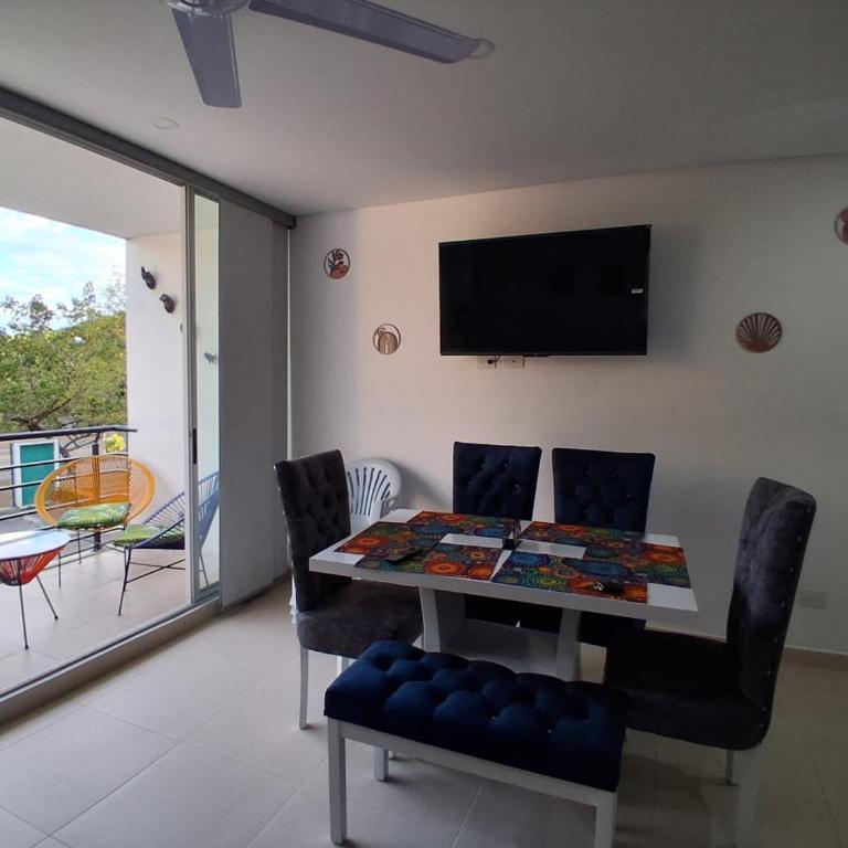 Apto Brisas y Relax Vacacional Ricaurte 3hab Con Doble Balcón y 2 Parking - Three-Bedroom Premium Apartment - 17