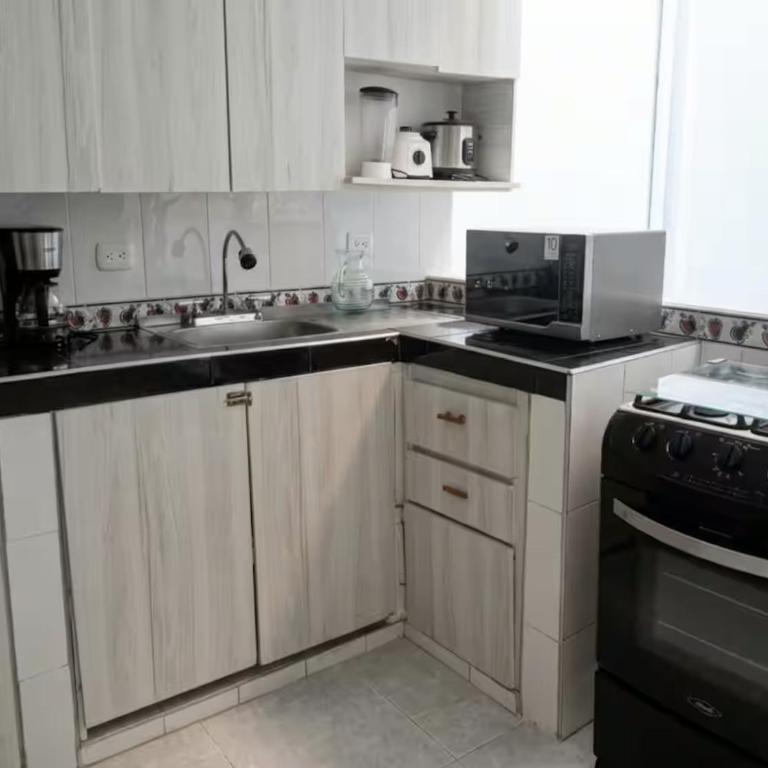 Alma Cali House - Three-Bedroom House - 9