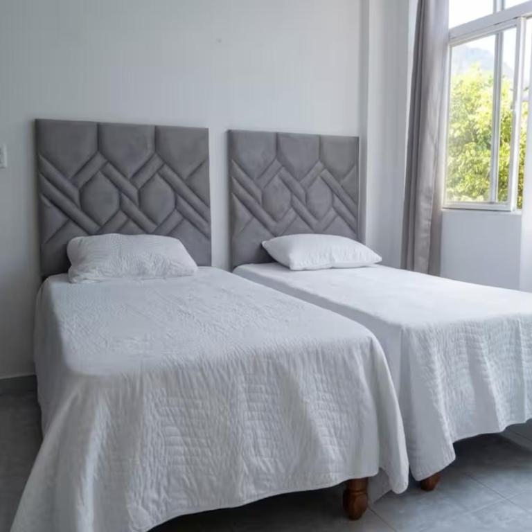 Alma Cali House - Three-Bedroom House - 5