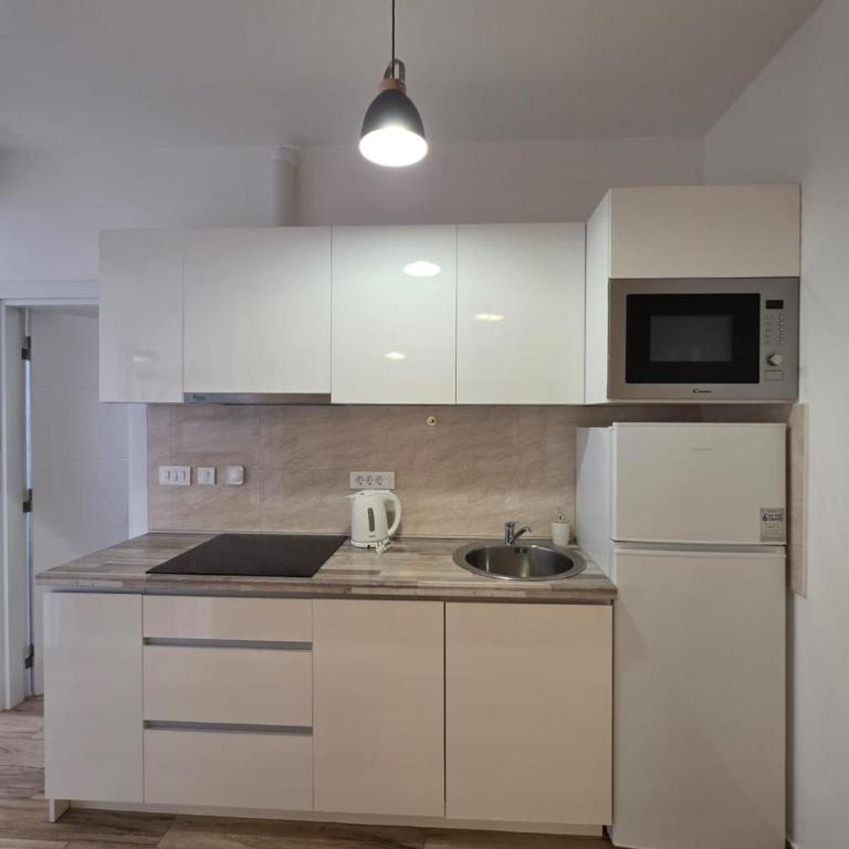 Sea view apartment in Bečići - Apartman sa 1 Spavaćom Sobom - 11
