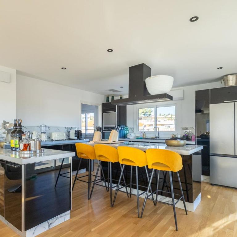 Penthouse de Luxe à Bandol Terrasse 200m Garage Port & Plage - Appartement - 12