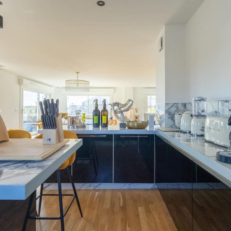 Penthouse de Luxe à Bandol Terrasse 200m Garage Port & Plage - Appartement - 21