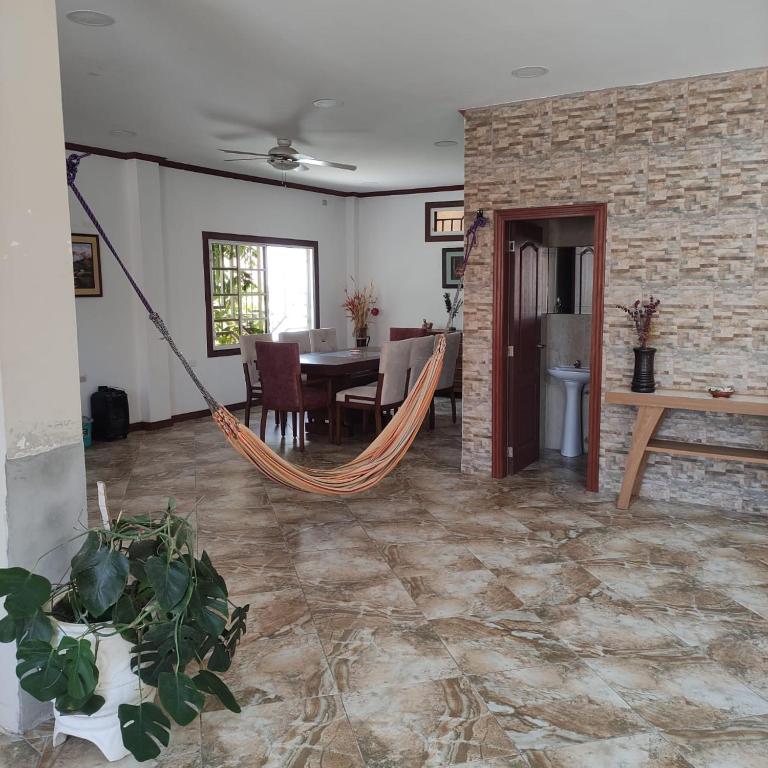 Casa Amplia con Piscina Privada cerca del Malecón - Vacation Home - 2