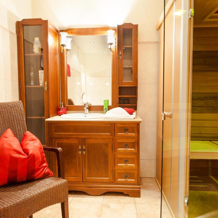 Exclusive Apartment Sylvie - Four-Bedroom Apartment (10 Adults) - 21