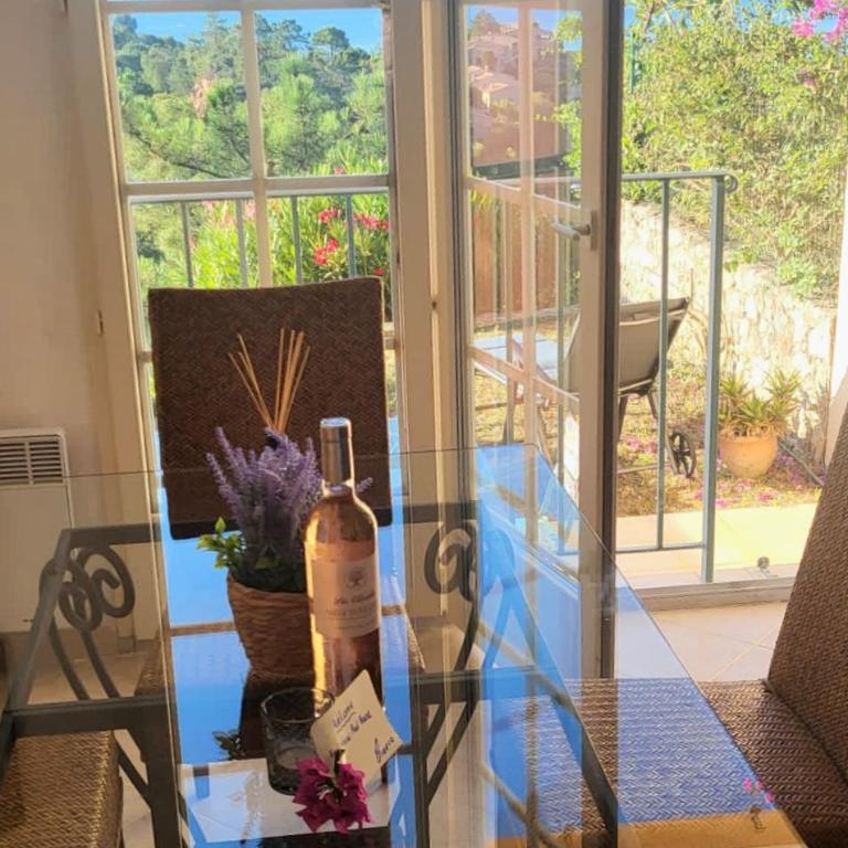 SEAVIEW house - 6-min WALK TO BEACH & RESTAURANTS - Pool - Private underground garage box - Garden - near Cannes - Maison 2 Chambres - 3