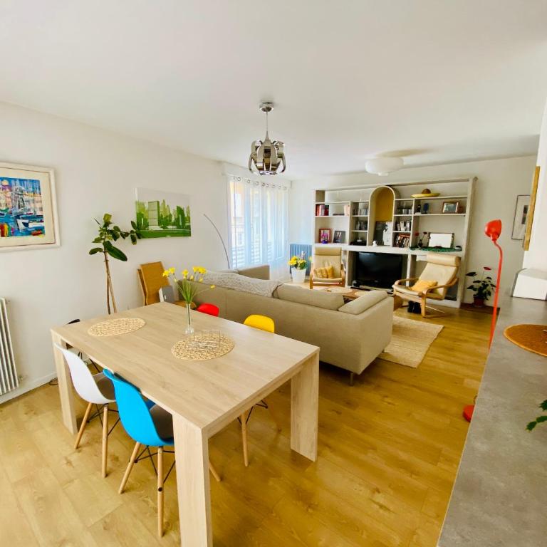 Grand T2 design rénové 75 m2 - Aix centre, lumineux - Parking sécurisé gratuit - Apartamento Superior de 1 dormitorio - 2