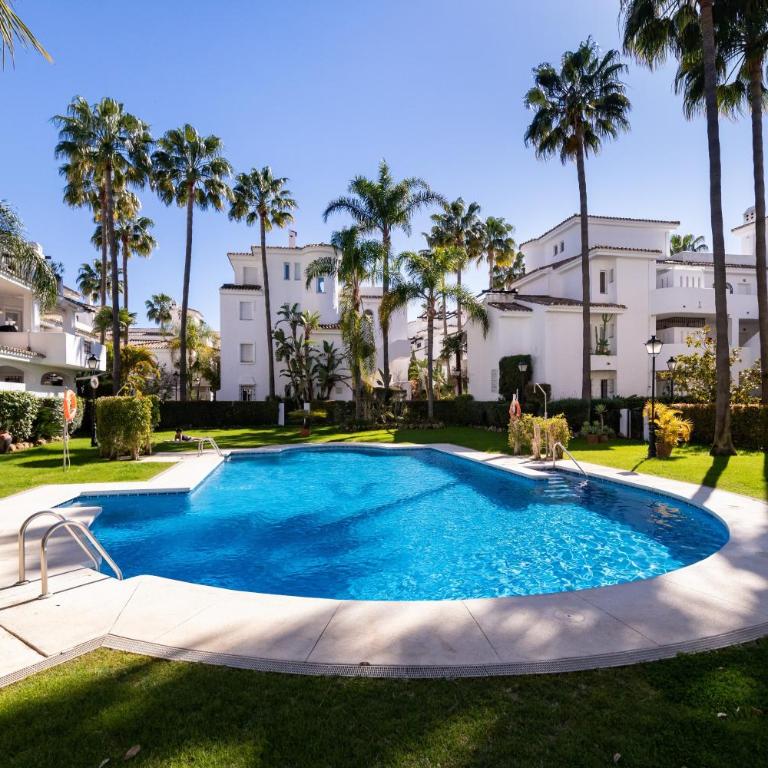 Golf & Pool Oasis near Puerto Banús - Apartamento de 3 dormitorios - 2