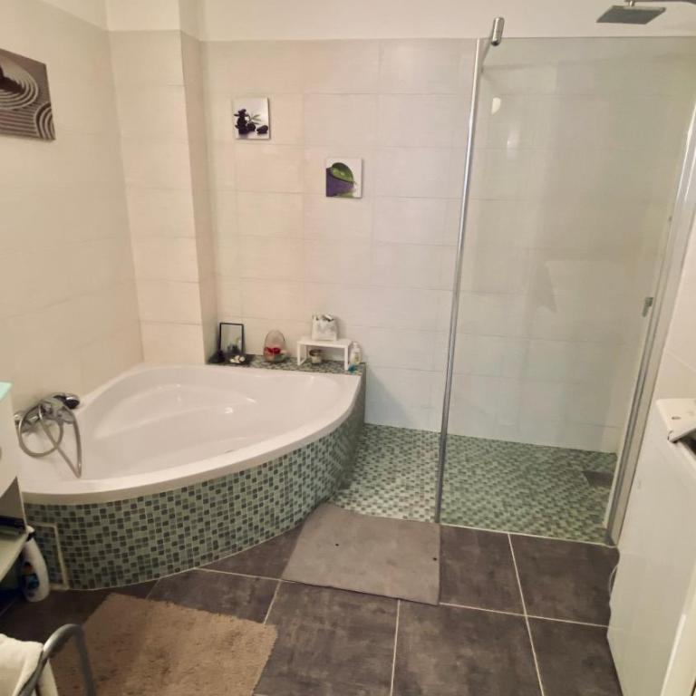 Grand T2 design rénové 75 m2 - Aix centre, lumineux - Parking sécurisé gratuit - Apartamento Superior de 1 dormitorio - 17