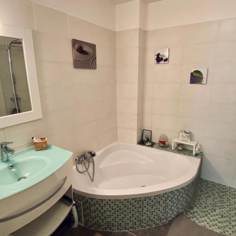 Grand T2 design rénové 75 m2 - Aix centre, lumineux - Parking sécurisé gratuit - Apartamento Superior de 1 dormitorio - 7