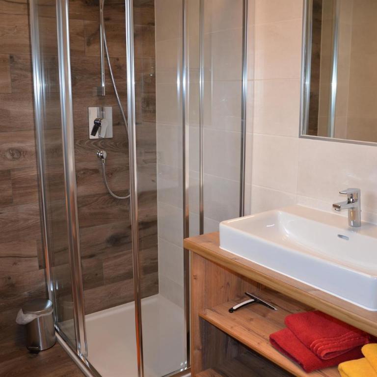 Gästehaus Wildauer - Apartment mit 2 Schlafzimmern und Dusche - 8