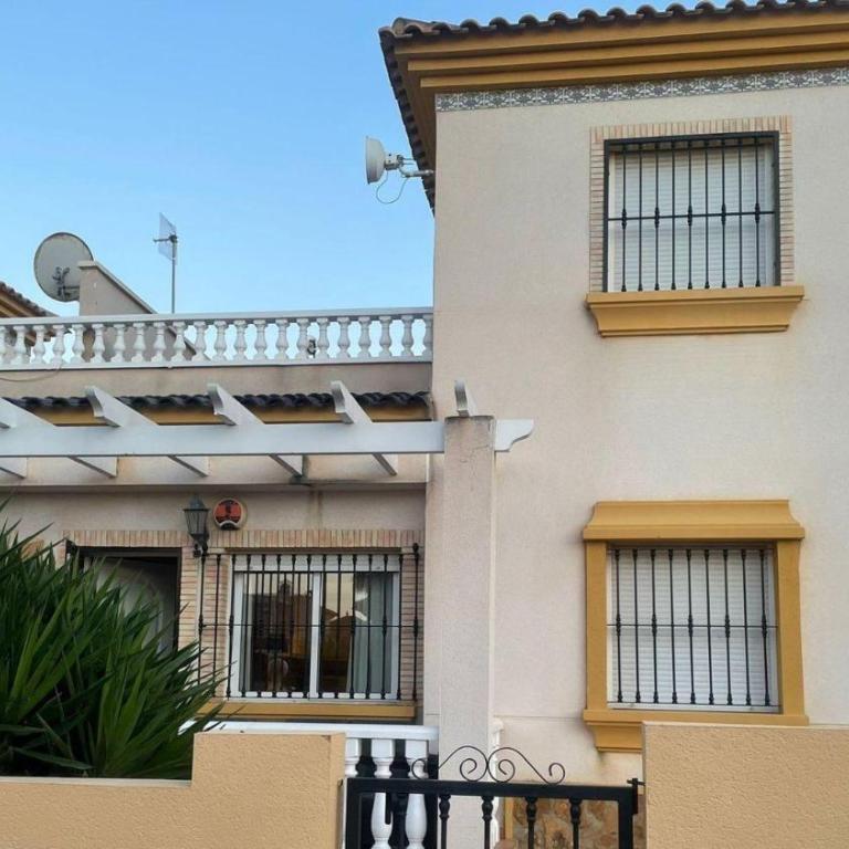 3 Bed Villa Sleeps 6 -Shared Pool -Private Terrace - Doppelzimmer mit Parkblick - 2