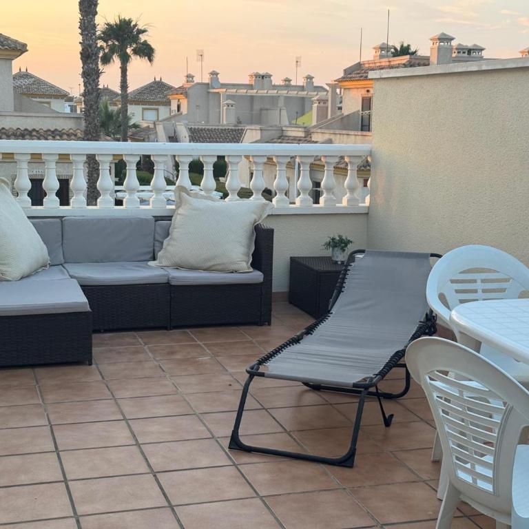 3 Bed Villa Sleeps 6 -Shared Pool -Private Terrace - Doppelzimmer mit Parkblick - 20