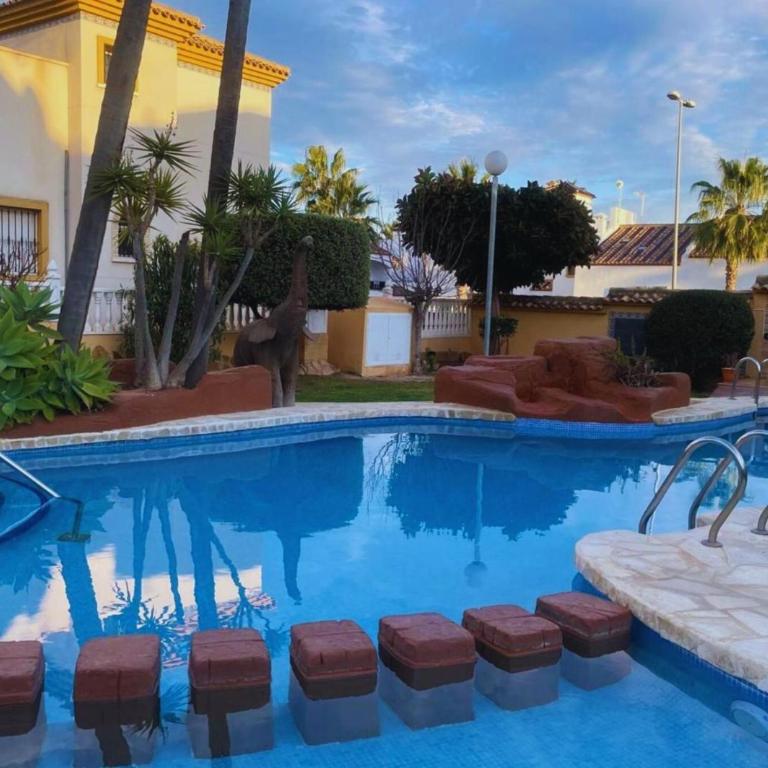 3 Bed Villa Sleeps 6 -Shared Pool -Private Terrace - Doppelzimmer mit Parkblick - 23