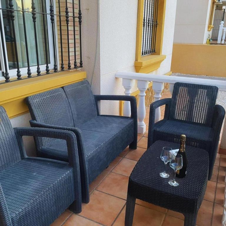 3 Bed Villa Sleeps 6 -Shared Pool -Private Terrace - Doppelzimmer mit Parkblick - 19