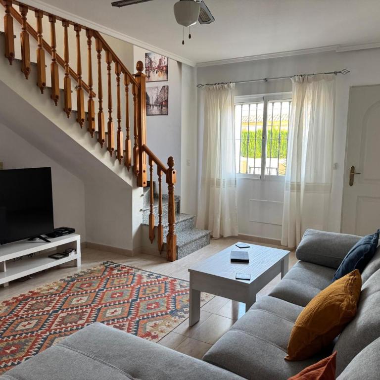 3 Bed Villa Sleeps 6 -Shared Pool -Private Terrace - Doppelzimmer mit Parkblick - 5