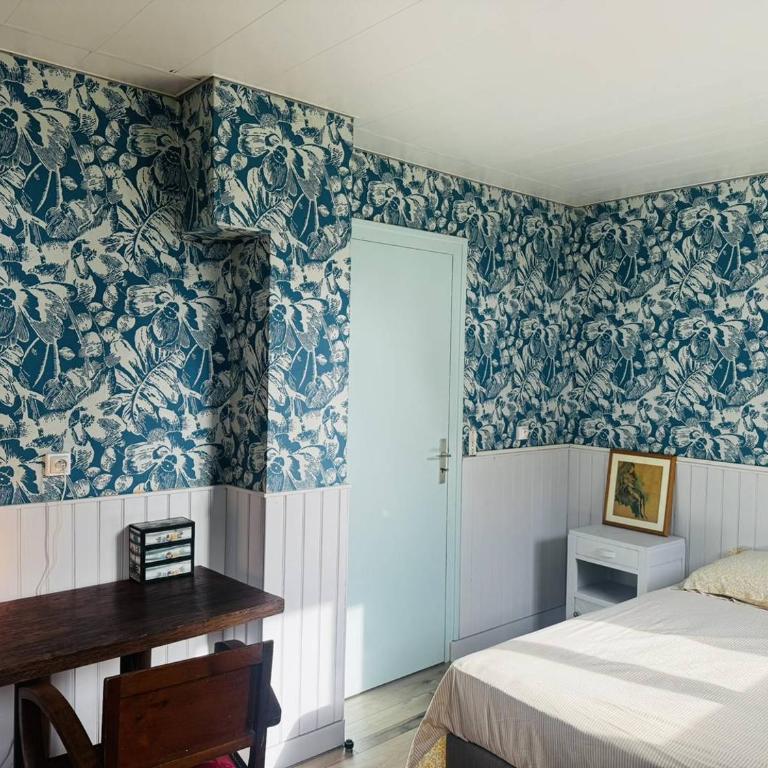 Maison de charme, au calme, 2min à pied plage - Three-Bedroom Home - 24