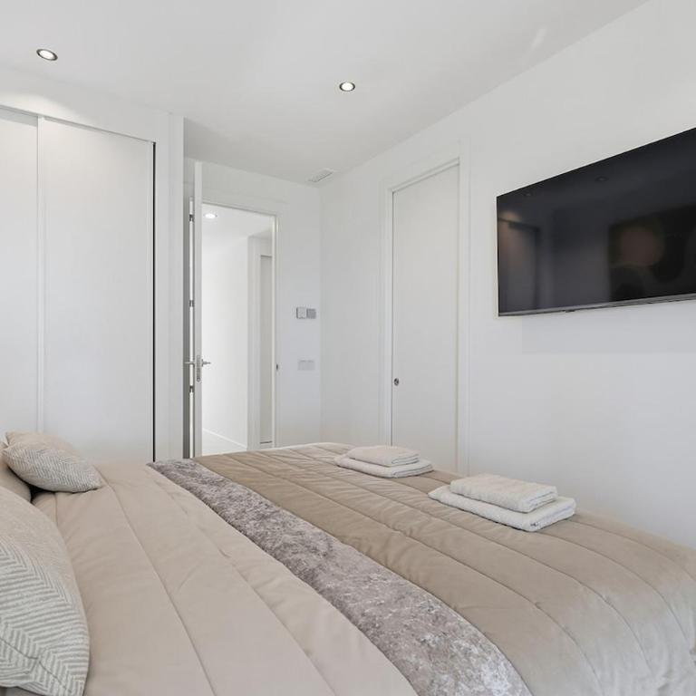 4 Bedroom Sea View Apartment at Estepona Hills - Apartamento - 8
