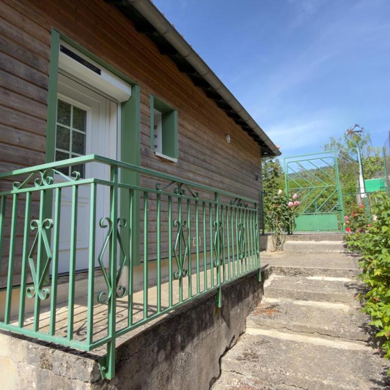Maison au bord de l'eau avec Jacuzzi - Maison 2 Chambres - 3
