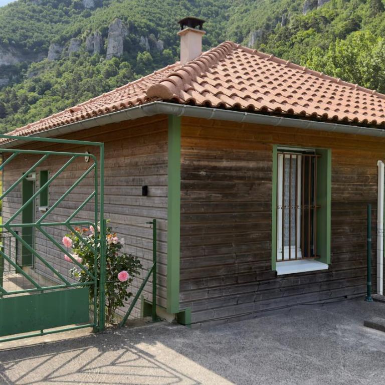 Maison au bord de l'eau avec Jacuzzi - Maison 2 Chambres - 2