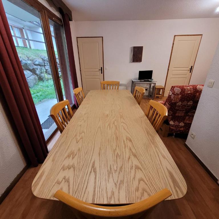 Hôte Altitude - Appartement 2 Chambres avec Terrasse - 70