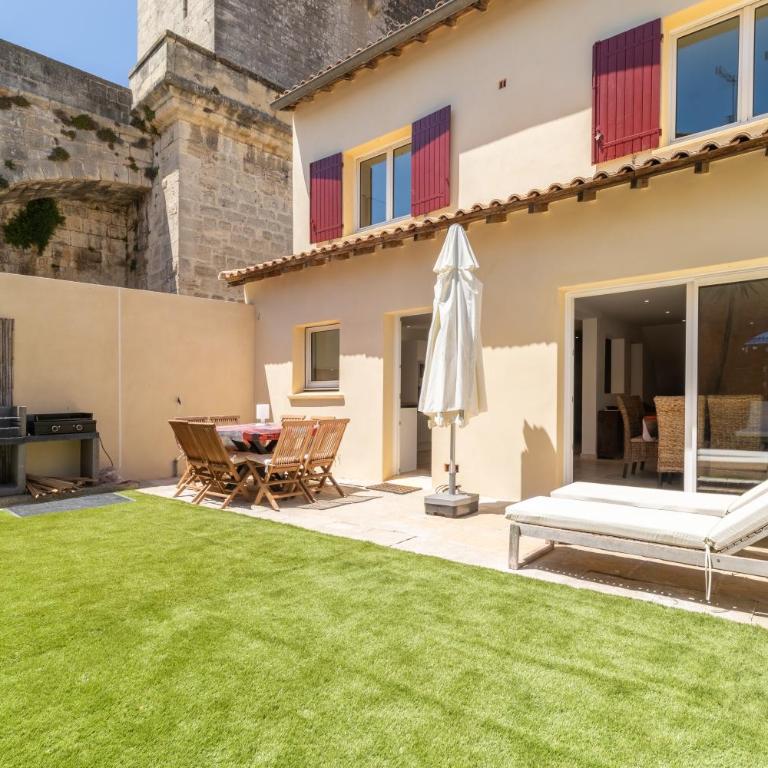 Villa jardin BBQ Piscine enfants Aigues Mortes Intra Muros - Villa 3 Chambres - 4