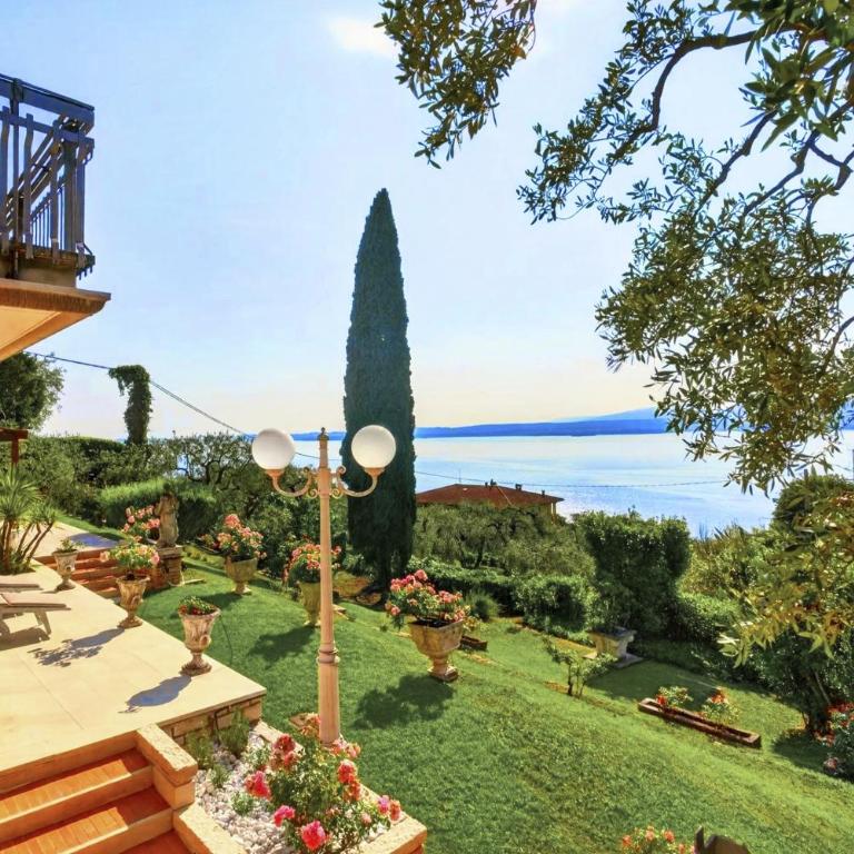Apartment in Villa Vera Torri del Benaco - Villa con 2 Camere da Letto - 45