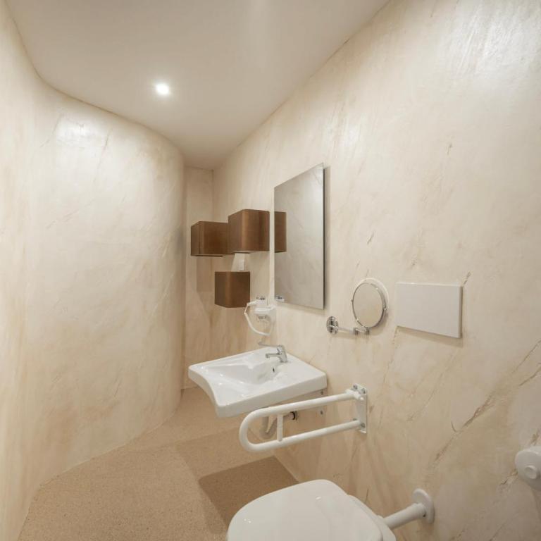 Deledda Rooms Boutique - Camera King con Doccia con Accesso per Sedie a Rotelle - Accesso Disabili - 6