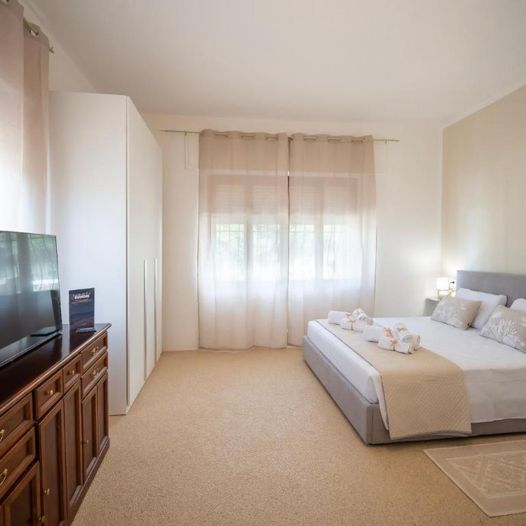 Deledda Rooms Boutique - Camera King con Doccia con Accesso per Sedie a Rotelle - Accesso Disabili - 4