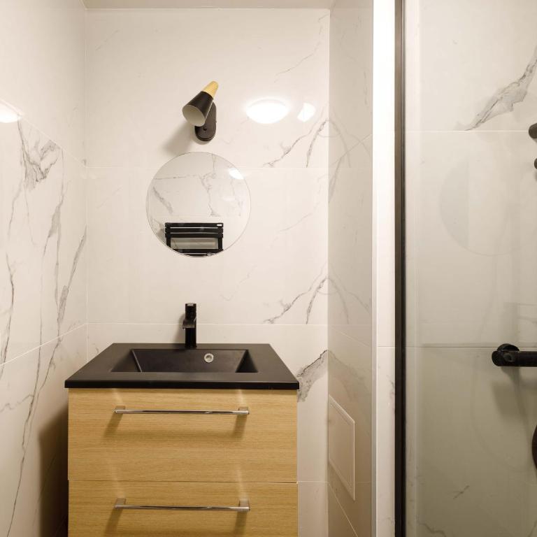 Chambre privée et confort dans logement partagé - Four-Bedroom Apartment - 6