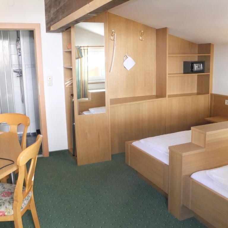 Apart-Pension Oberreiter - Einzel- oder Doppelzimmer mit Balkon - 3