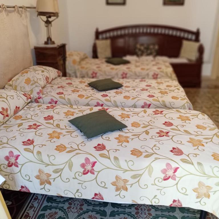 Guesthouse City Center - Camera Tripla con Bagno in Comune - 40