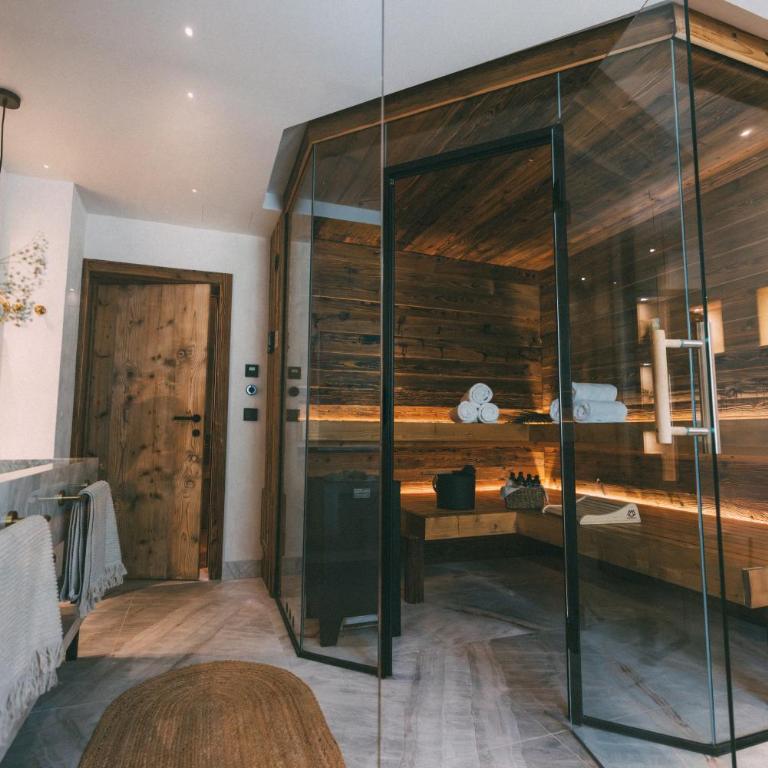 Art of Chalet Alpi mit Sauna und Bergblick - Three-Bedroom Chalet with Sauna - 95