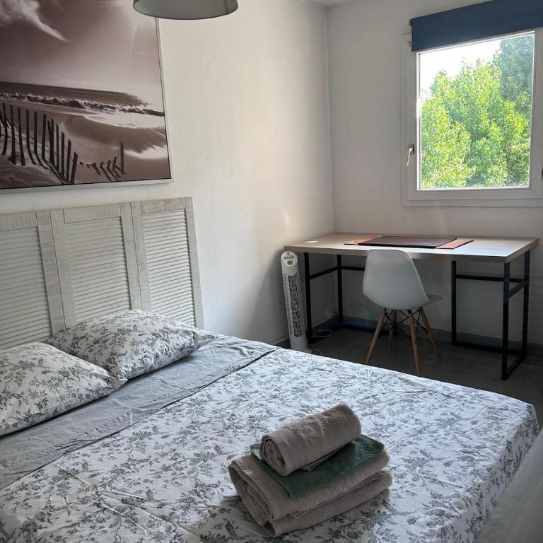 Studio lumineux avec piscine, terrasse et parking privé - Appartement 2 Chambres - 5