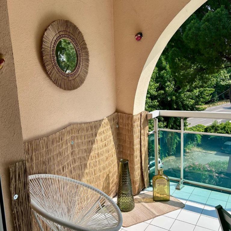 Studio lumineux avec piscine, terrasse et parking privé - Appartement 2 Chambres - 12