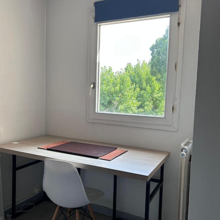 Studio lumineux avec piscine, terrasse et parking privé - Appartement 2 Chambres - 14