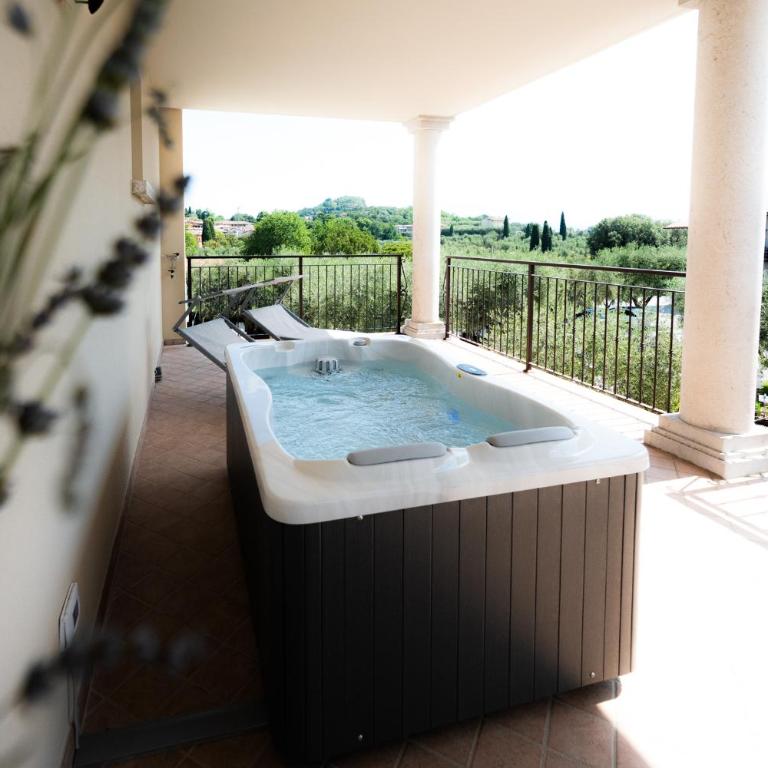 Spa Hotel Splendid Sole - Suite King con Vasca Idromassaggio - 1
