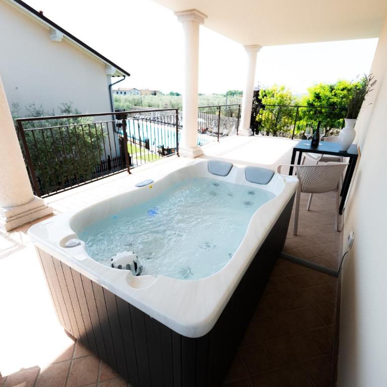 Spa Hotel Splendid Sole - Suite King con Vasca Idromassaggio - 2