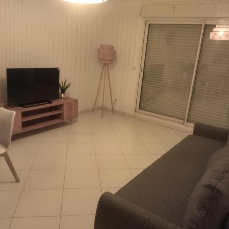 Apartment with private garden, Pool & beach 150 m - Appartement 2 Chambres - 28
